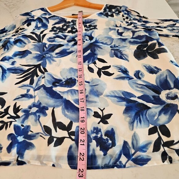 TALBOTS Blue and White Floral Long Sleeve Blouse Pleated Sleeves, Size Small - Picture 9 of 9